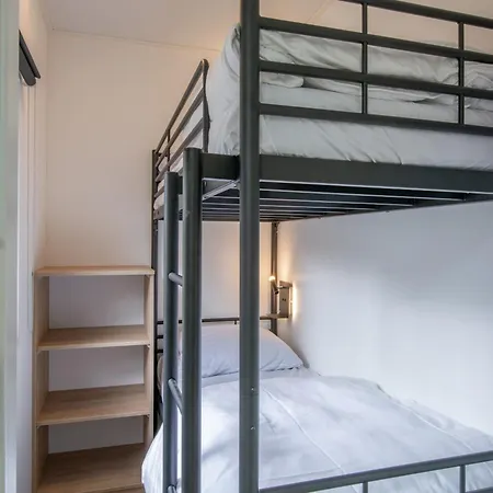 Chalet Detached With Air Conditioning *
